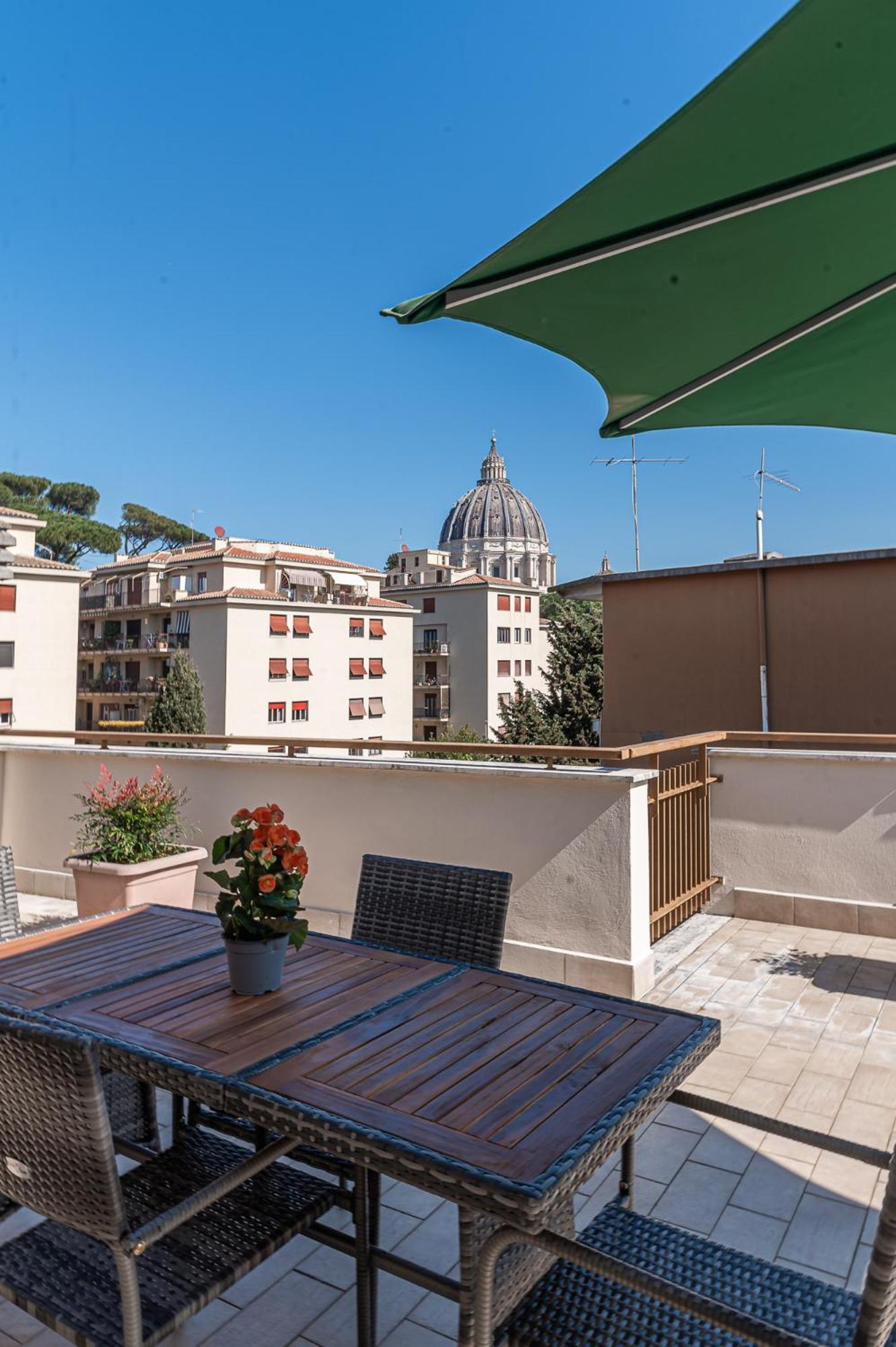 Apartamento Consoli Penthouse - Terrace With A View On Saint Peter's Roma